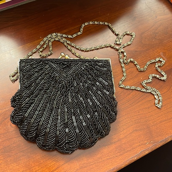 La Regale Vintage Beaded Clamshell Purse - Picture 2 of 7
